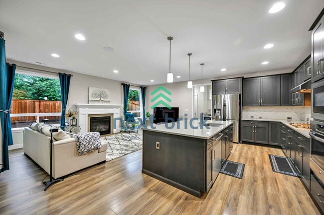 Foto del edificio - Stunning 4-Bedroom, 3-Bathroom East-Facing Cul-De-Sac Home in Laterra Estates