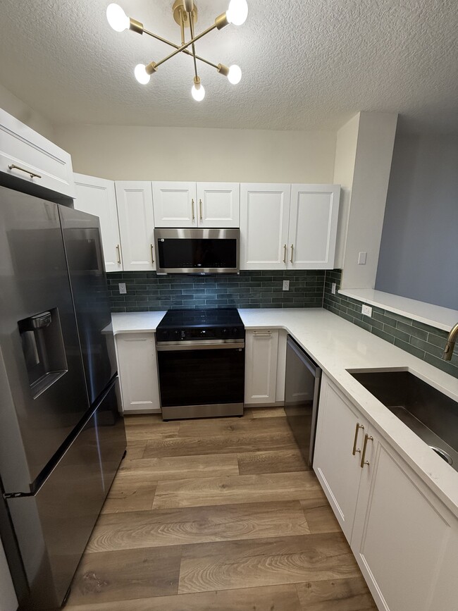 Building Photo - 1910 E Palm Ave