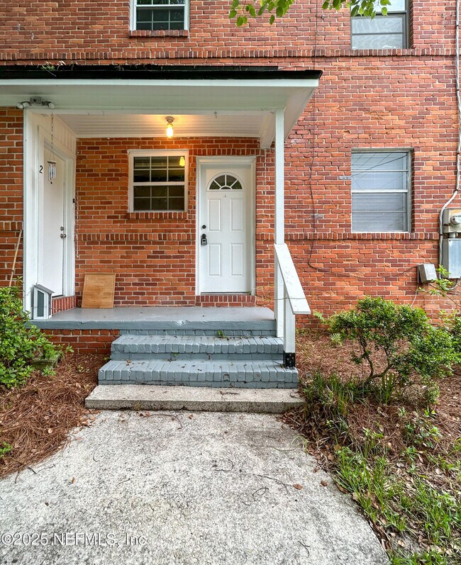 Foto del edificio - 825 McDuff Ave S