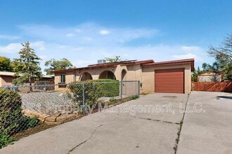 Building Photo - 2702 Avenida Del Sol