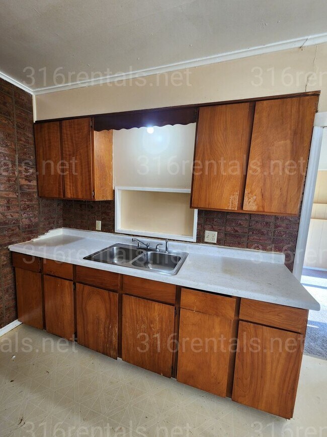 Foto del edificio - $950 - 3 bedroom / 1 bathroom - Single Fam...