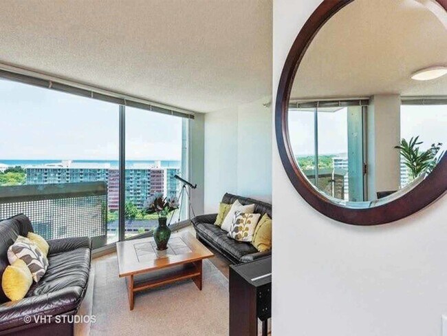 Foto del edificio - 1720 Maple Ave
