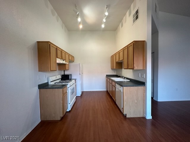 Building Photo - 3320 Cactus Shadow St