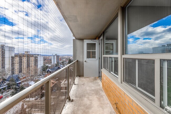1BR, 1BA - 592 SF - Balcon - Le Palais & Capital Terrace
