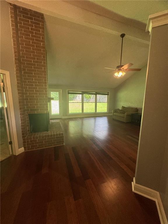 Foto del edificio - 102 Lake Forest Blvd