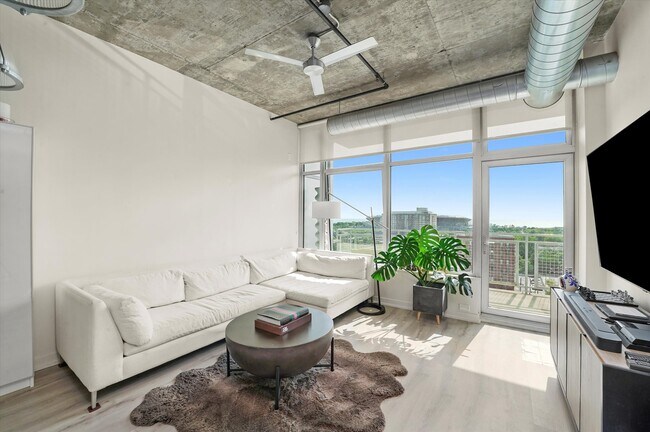 Foto del edificio - 50 E 16th St