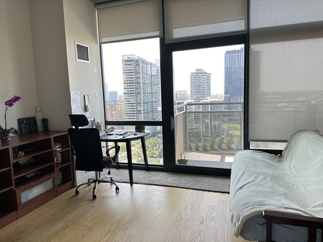 Foto del edificio - 235 W Van Buren St