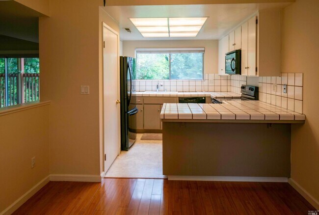 Foto del edificio - 45 Salvatore Dr