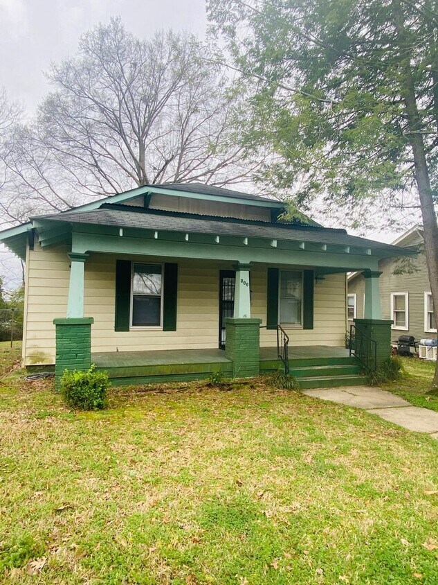Foto principal - 806 E Tombigbee St