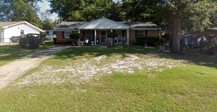Building Photo - 1204 Fairlane Dr