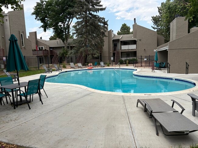 Foto del edificio - 5300 E Cherry Creek South Dr