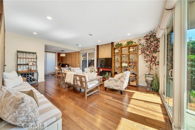 Building Photo - 335 Cypress Dr