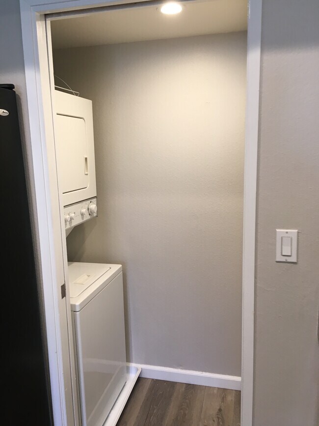 Foto del edificio - 9438 Twin Trails Dr