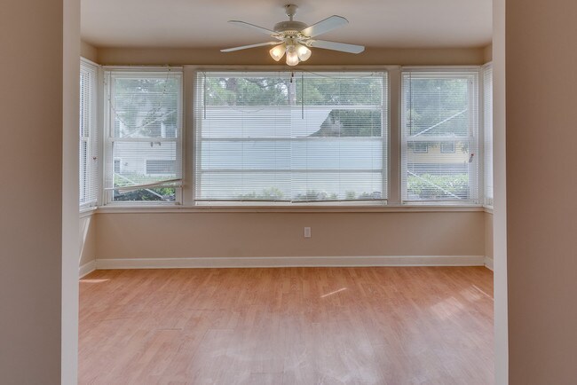 Sunroom - 4665 Dart St