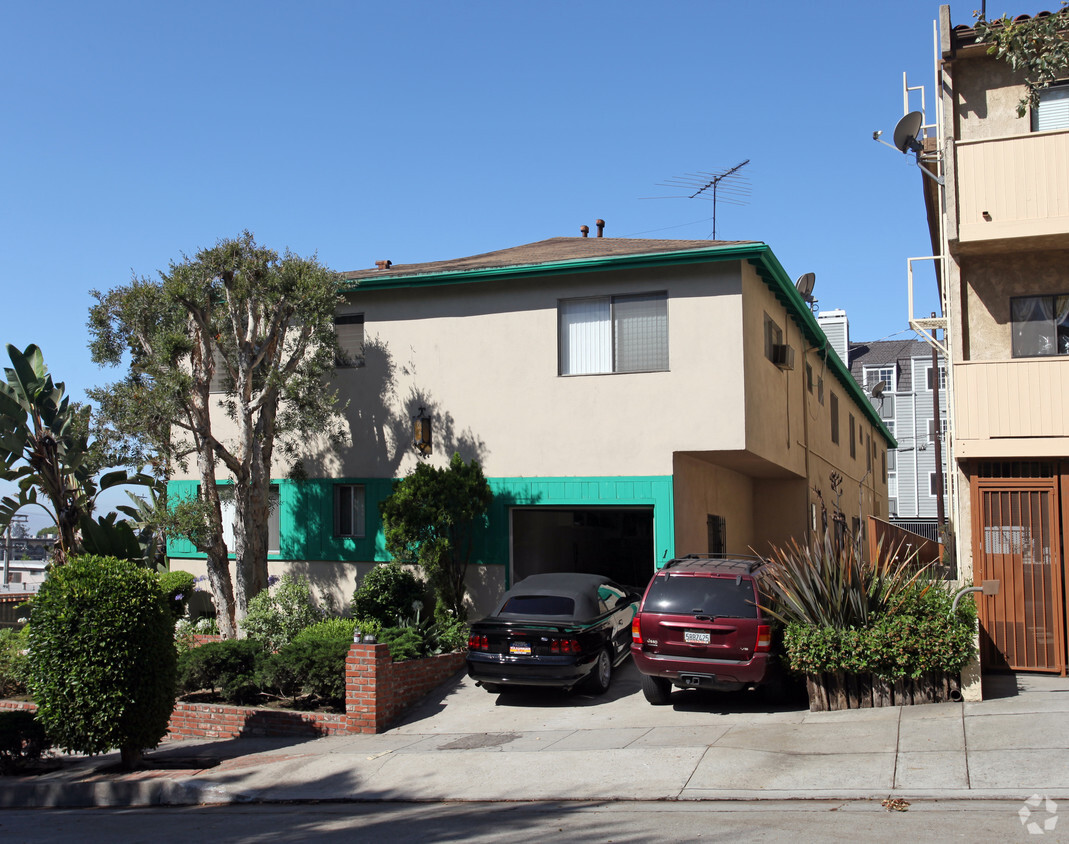 Primary Photo - 1405 Barry Ave