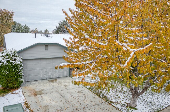 Building Photo - 3731 E Anemone Ct