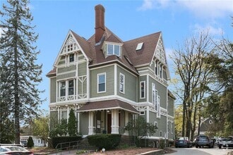 Building Photo - 87 Cooke St