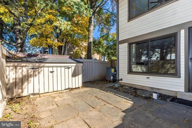 Building Photo - 18113 Kilrush Ct