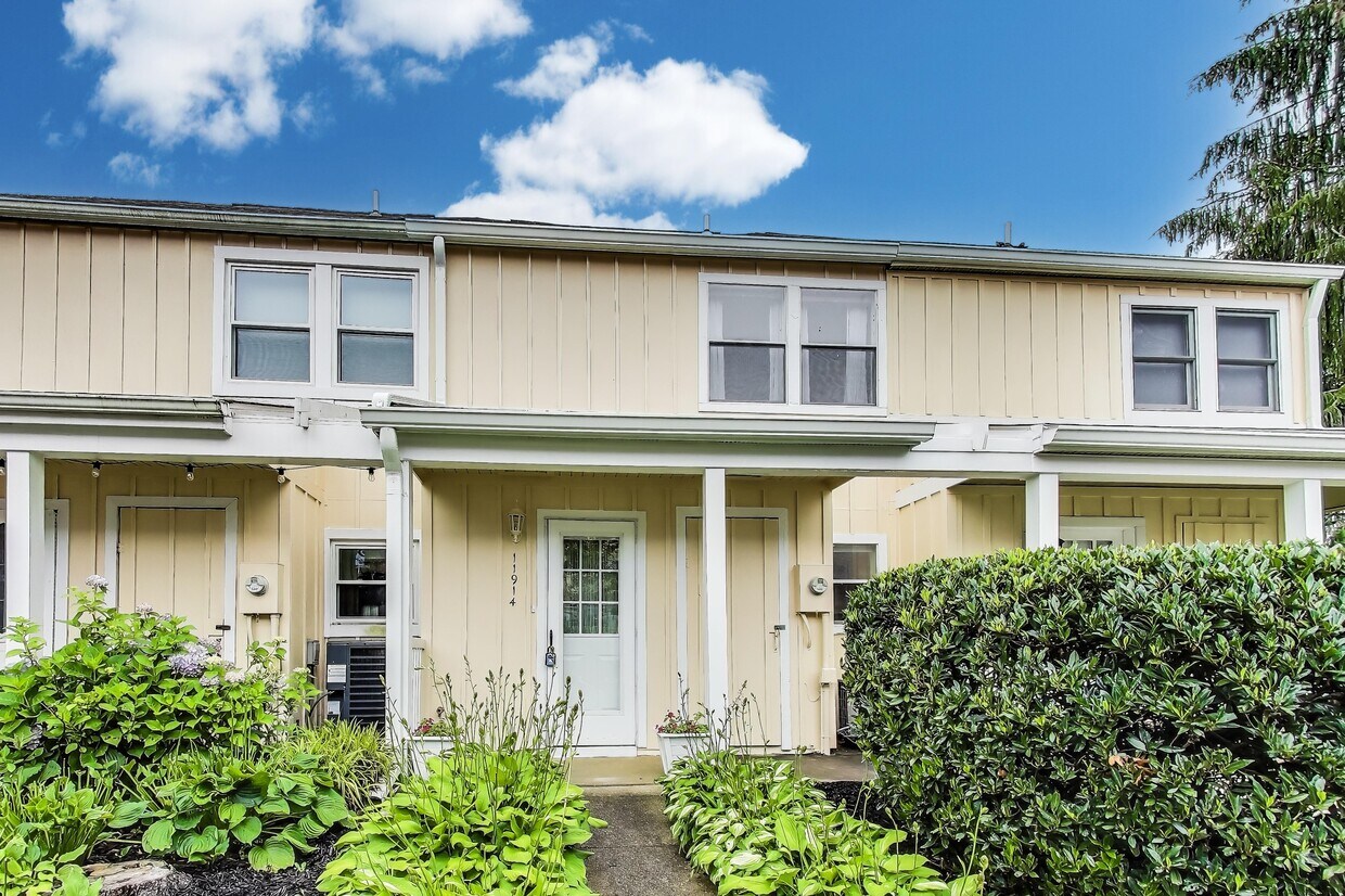 Primary Photo - 11914 Filly Ln