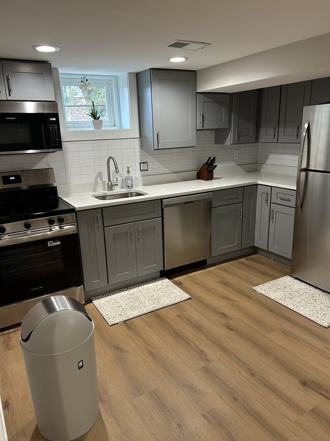 Photo - 1516 Hamilton St NW Apartment