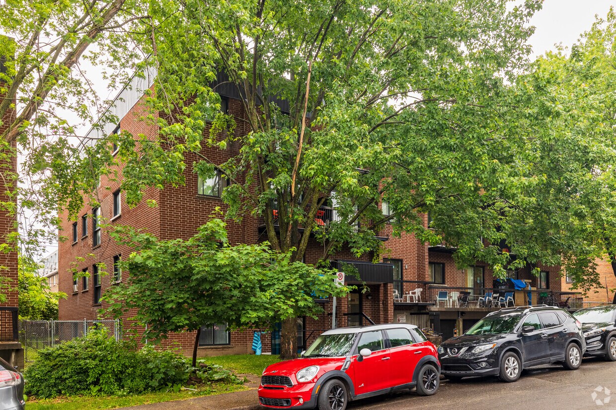 Building Photo - Habitations Monty
