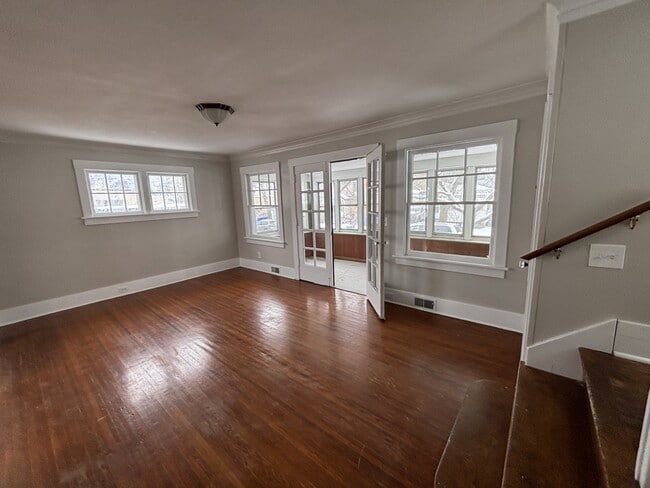 Foto del edificio - 72 Martinot Ave