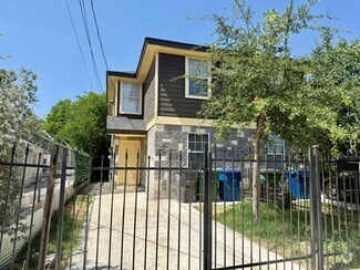 Building Photo - 3107 W Travis St