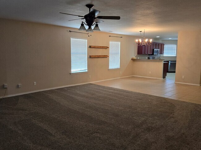 Building Photo - 9203 Holiday Dr