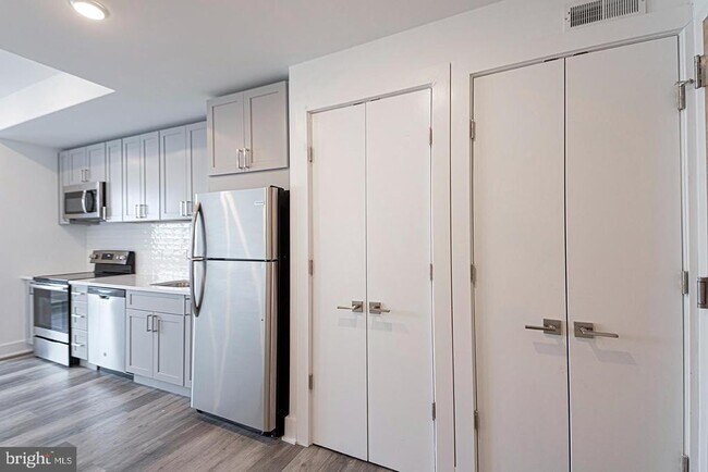 Foto del edificio - 1245 Ridge Ave