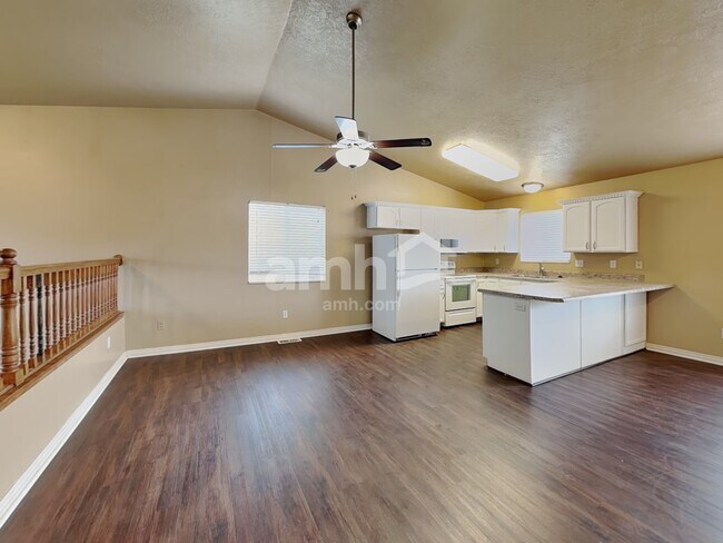 Building Photo - 1251 S 820 W