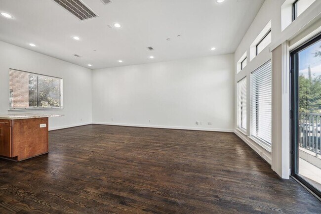 Foto del edificio - 1316 Welch St