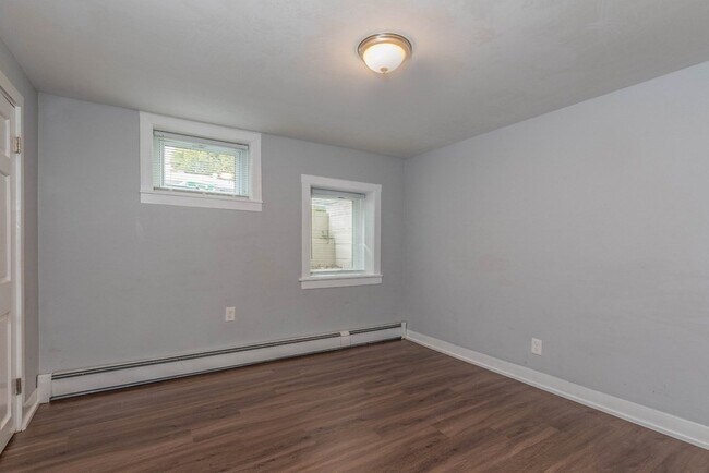 Building Photo - 86 10th St