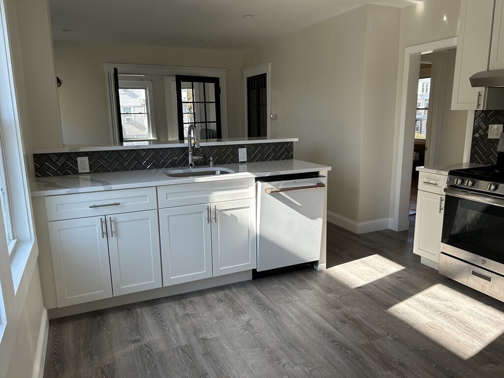 Foto principal - 4058 Washington St