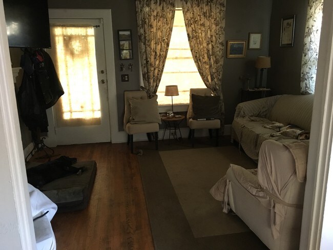 Foto del edificio - 2411 Preston St