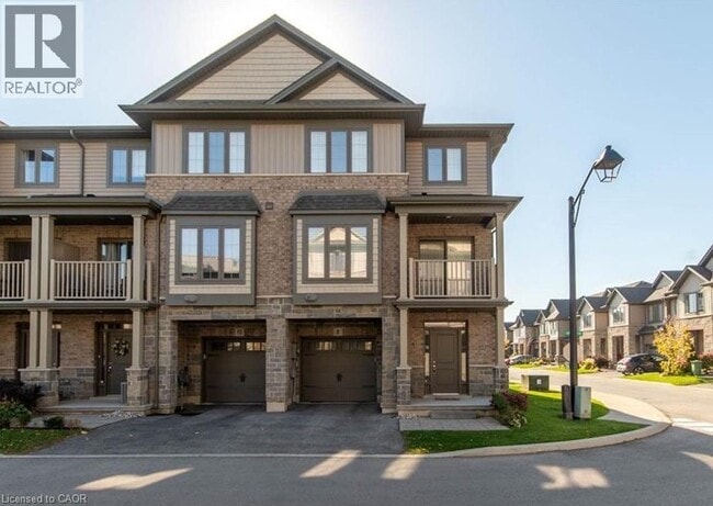 Building Photo - 8 Lakefront Dr