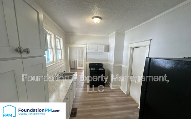 Building Photo - 2092 E McLemore Ave