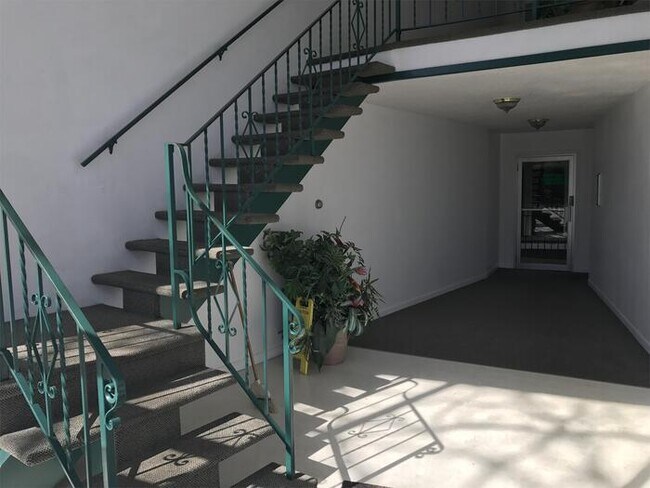 Building Photo - Apartment in West-Central Peoria