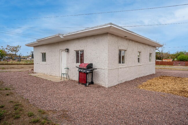 Building Photo - 1206 Catalpa St