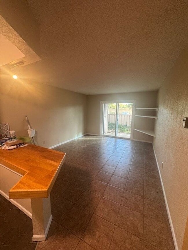 Building Photo - ONE BEDROOM IN GUNBARREL- ALL UTILITIES IN...