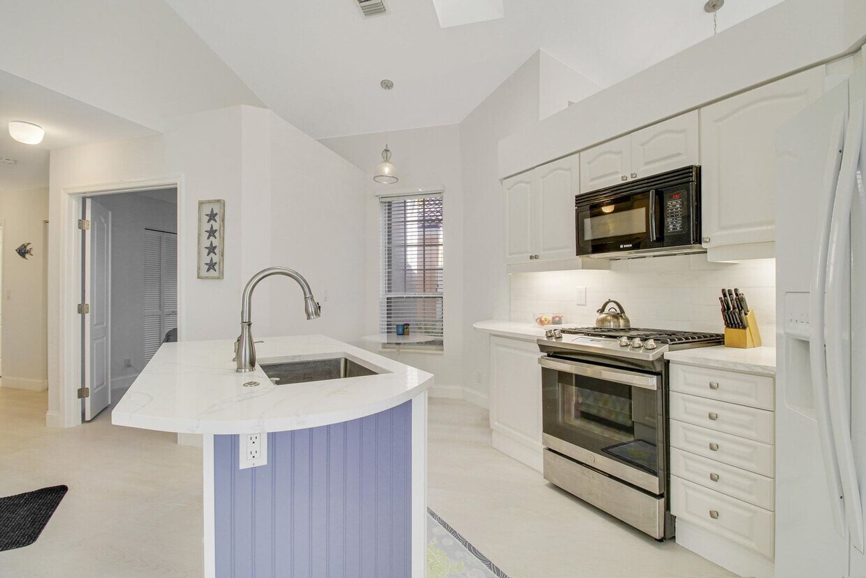Primary Photo - 58 Via Del Corso, Palm Beach Gardens, FL 3...