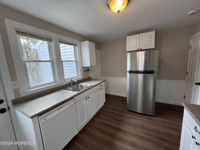 Building Photo - 15 Stanton Pl