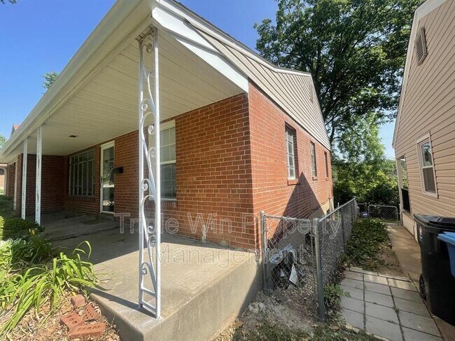 Building Photo - 7117 Forest Hill Dr