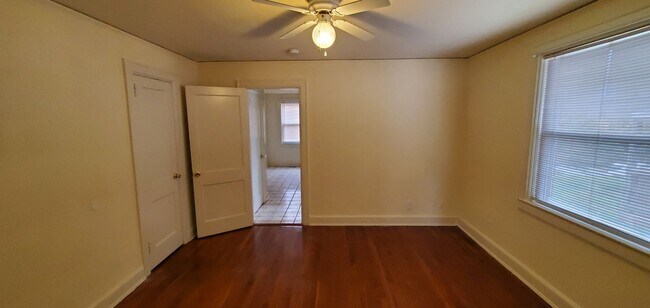 Foto del edificio - 2515 Spring Garden St