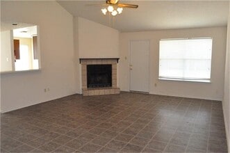 Building Photo - 2119 Fountain Dr