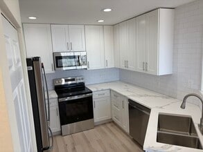 Building Photo - 1801 N Flagler Dr