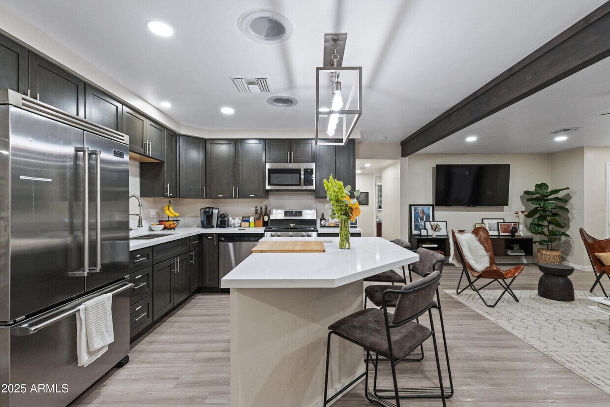 Foto principal - 3622 E Sheridan St