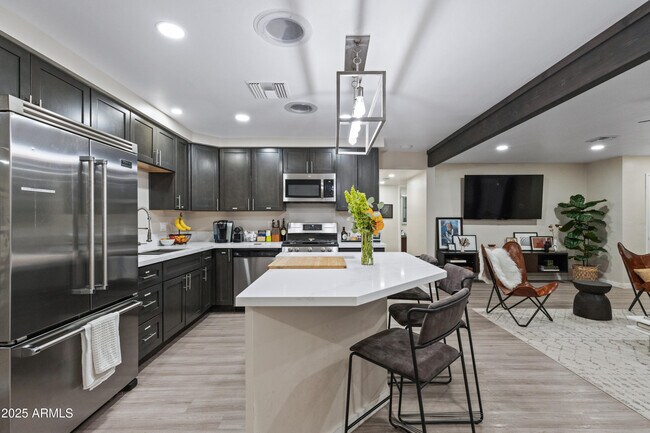 Foto del edificio - 3622 E Sheridan St