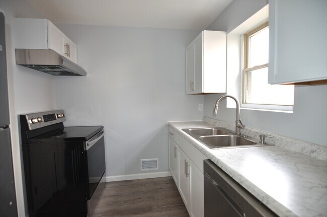 Foto del edificio - 7301 Brookcrest Dr