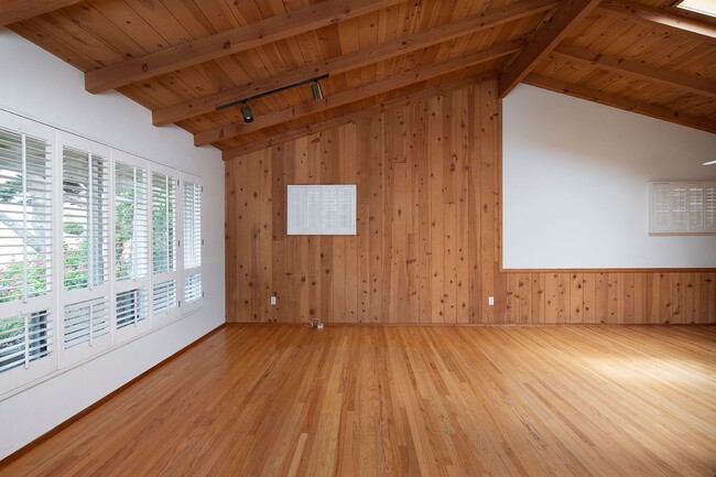 Building Photo - 2111 Emerald St