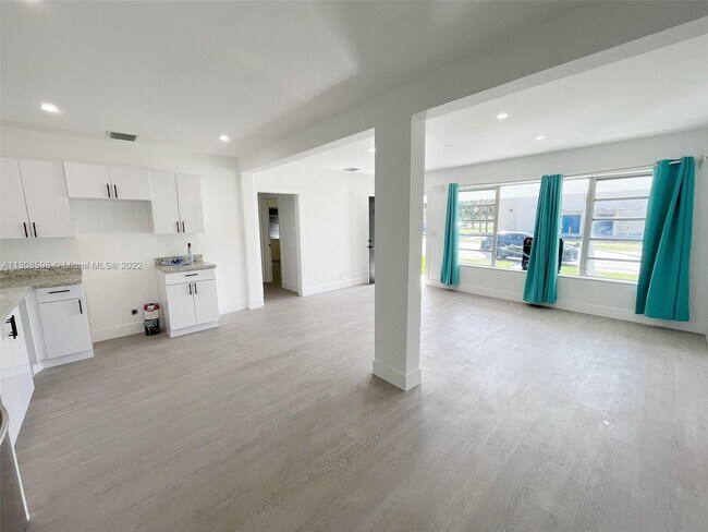 Foto del edificio - 11535 NW 2nd Ave